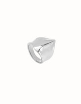 Ring In The Shape Of A Stingray - Silver