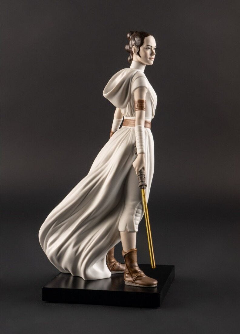 Rey™ Figurine