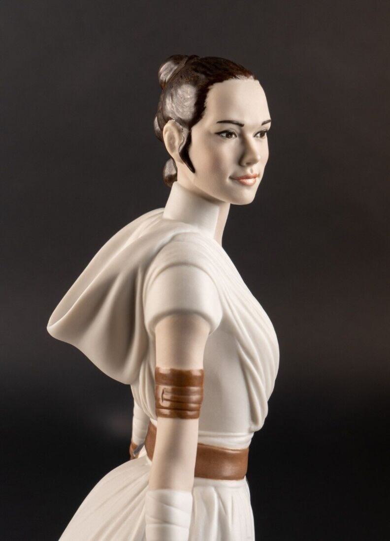 Rey™ Figurine