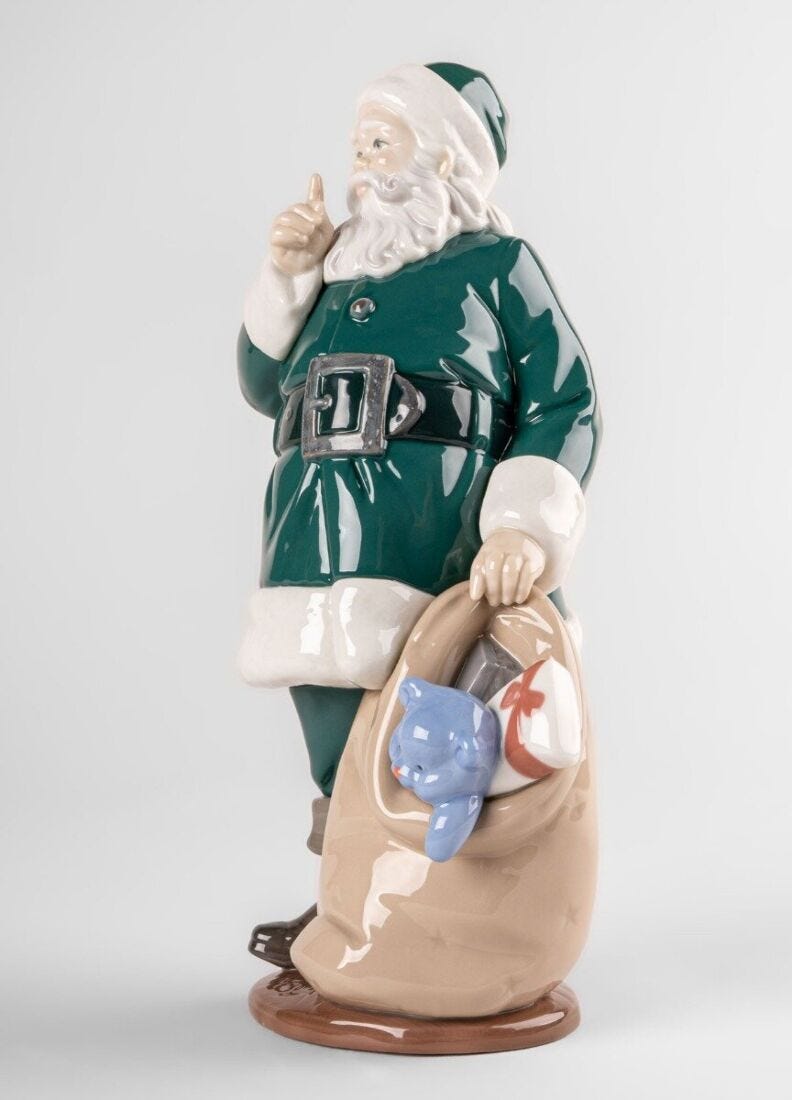Santa Is Here Sculpture, Green