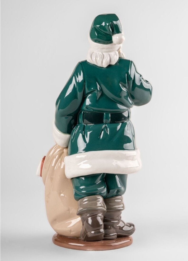 Santa Is Here Sculpture, Green