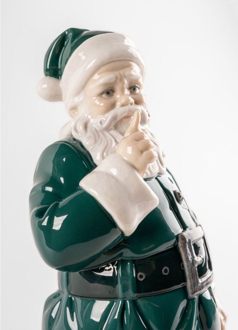 Santa Is Here Sculpture, Green