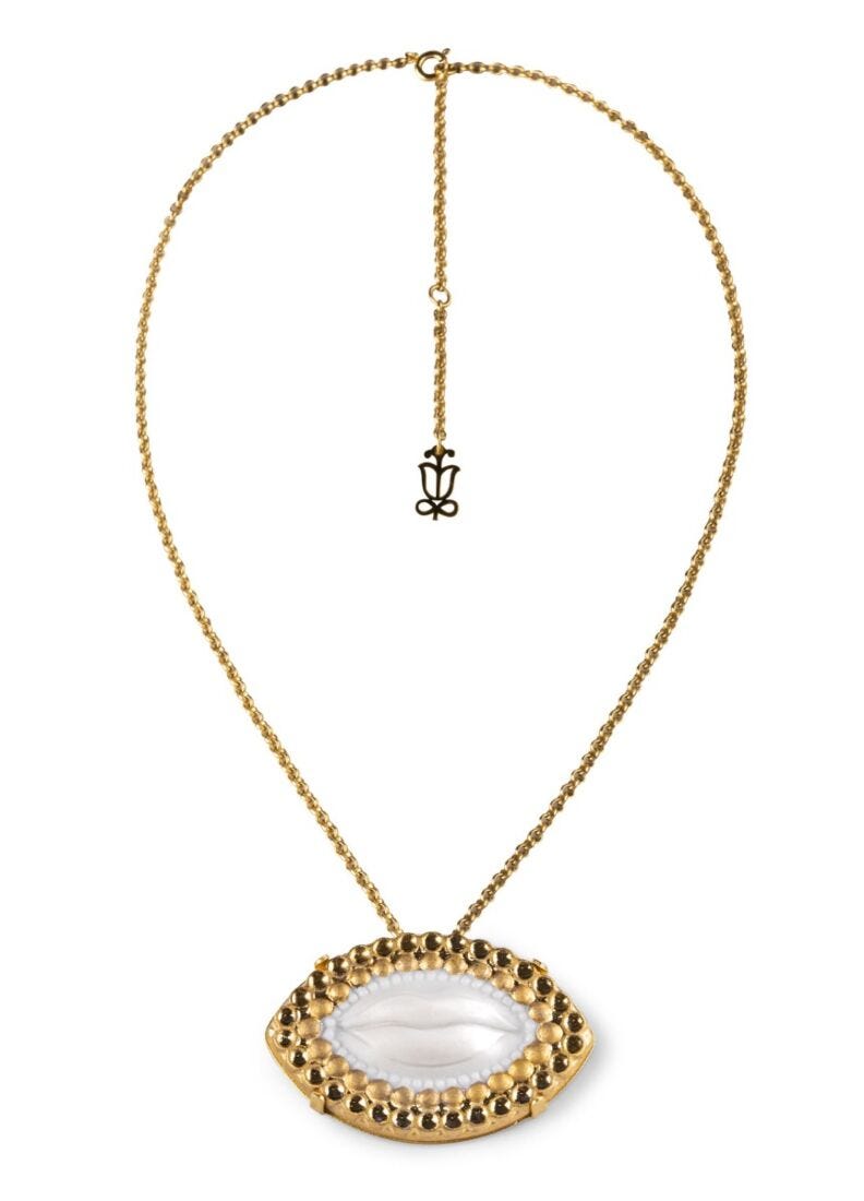 Kiss Pendant