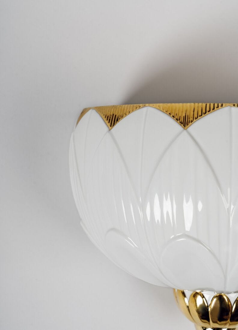 Ivy & Seed Wall Sconce. White And Gold. (us)