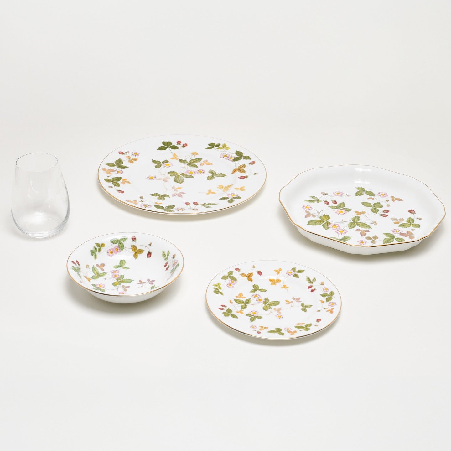 Wild Strawberry Couped Dinner Plate