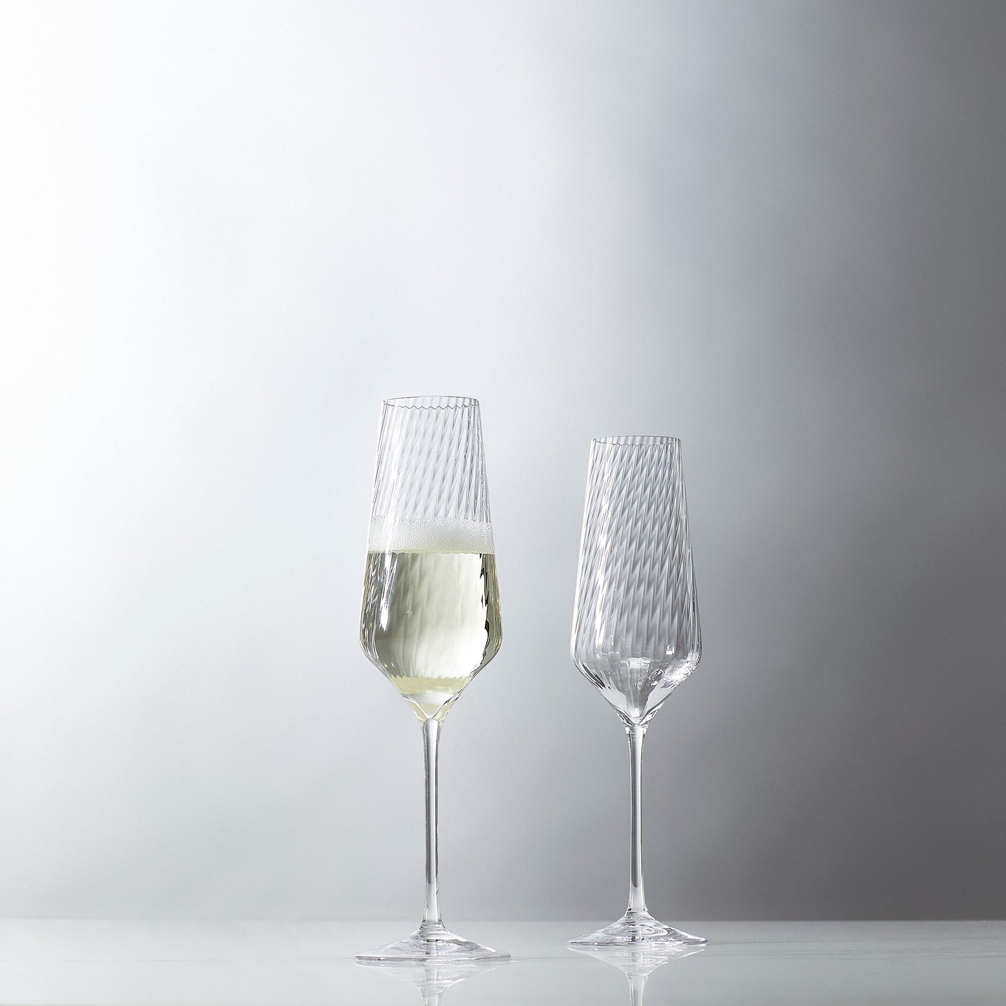 Vera Wang Swirl Flute Set of 2