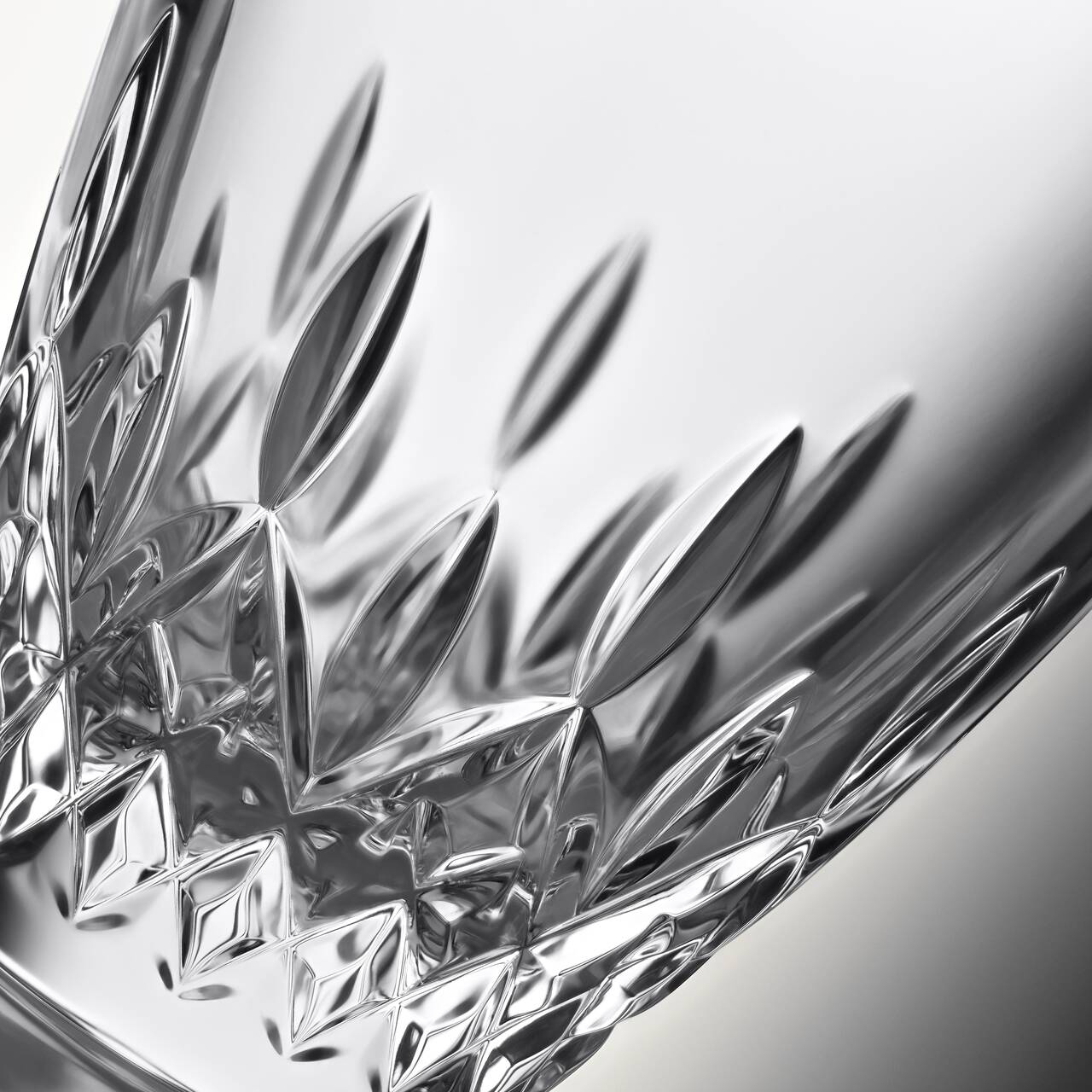 Lismore Essence Vase 9in