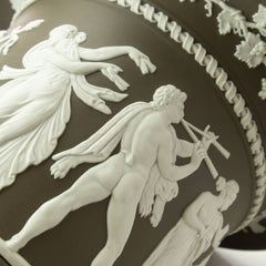 Iconic Borghese Vase Marsh Green