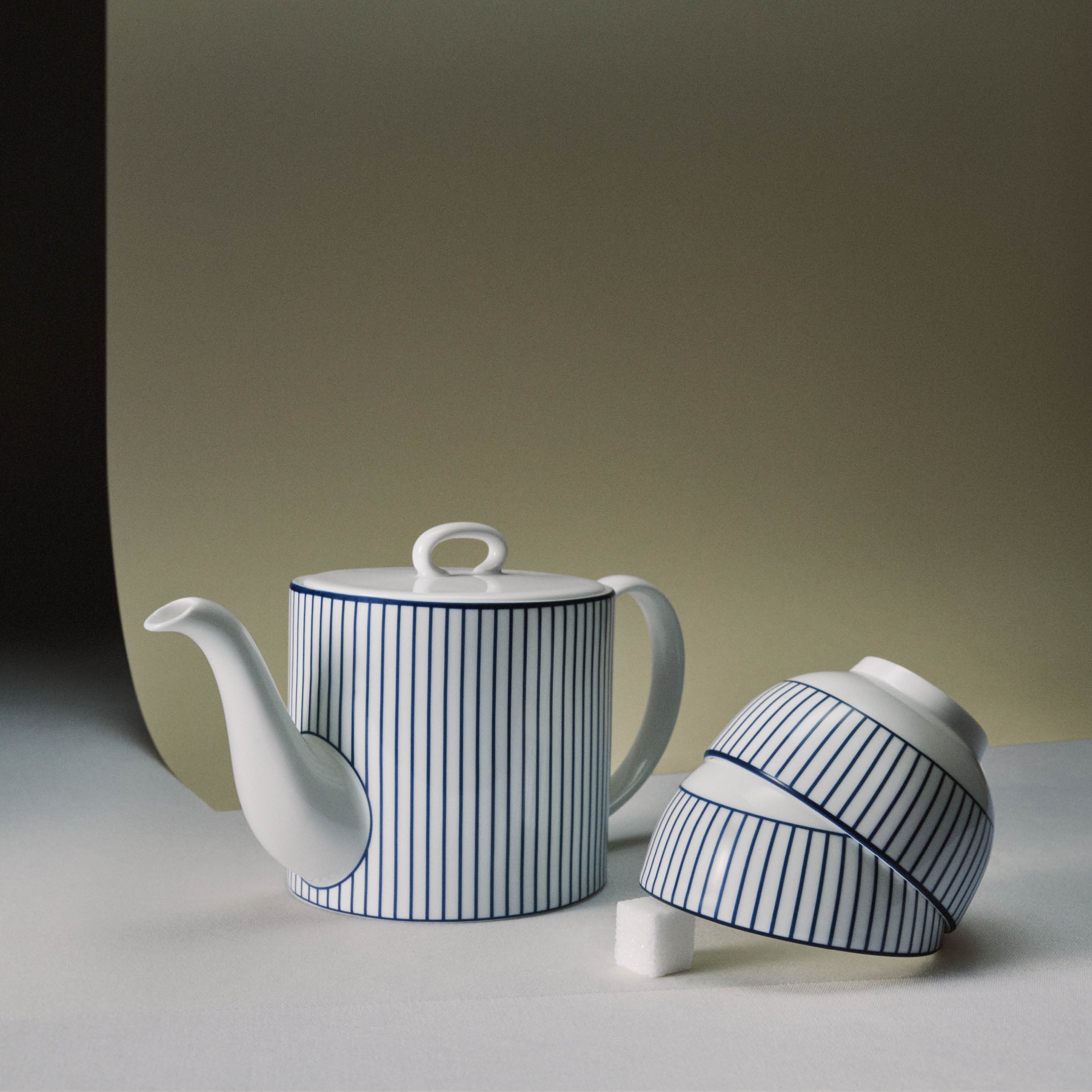 Gio Pinstripe Teapot