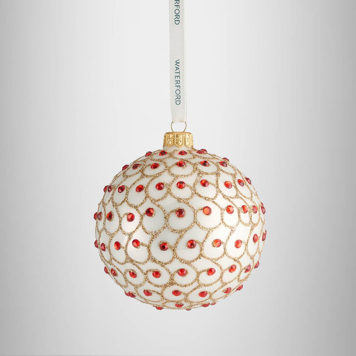 Holiday Heirlooms Round Ornament