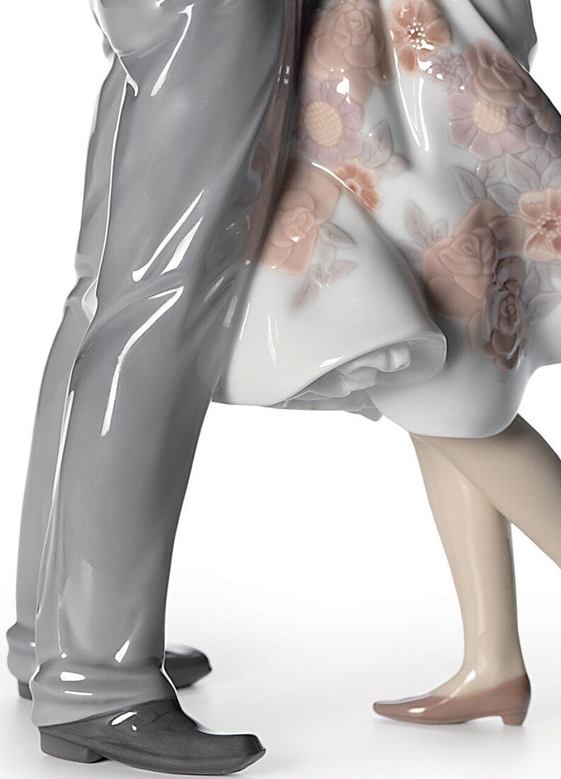 Happy Encounter Couple Figurine