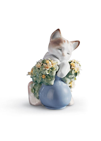 Dreamy Kitten Cat Figurine