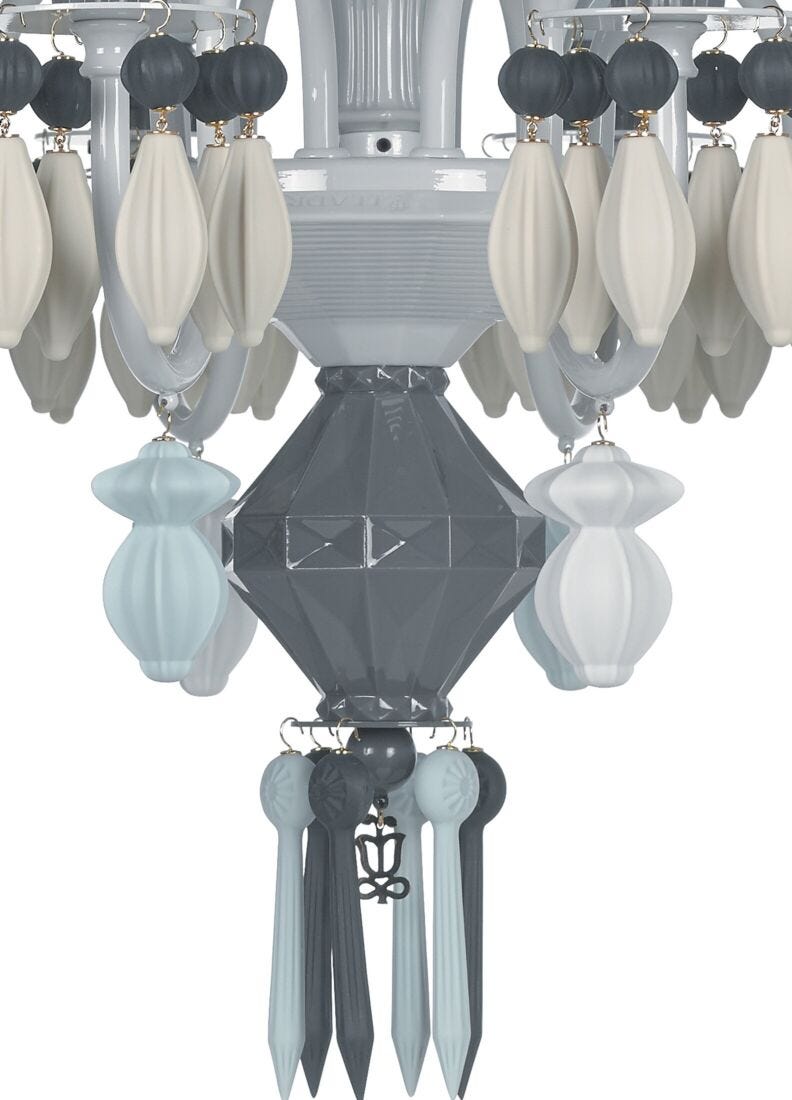 Belle De Nuit 12 Lights Chandelier. Black (us)