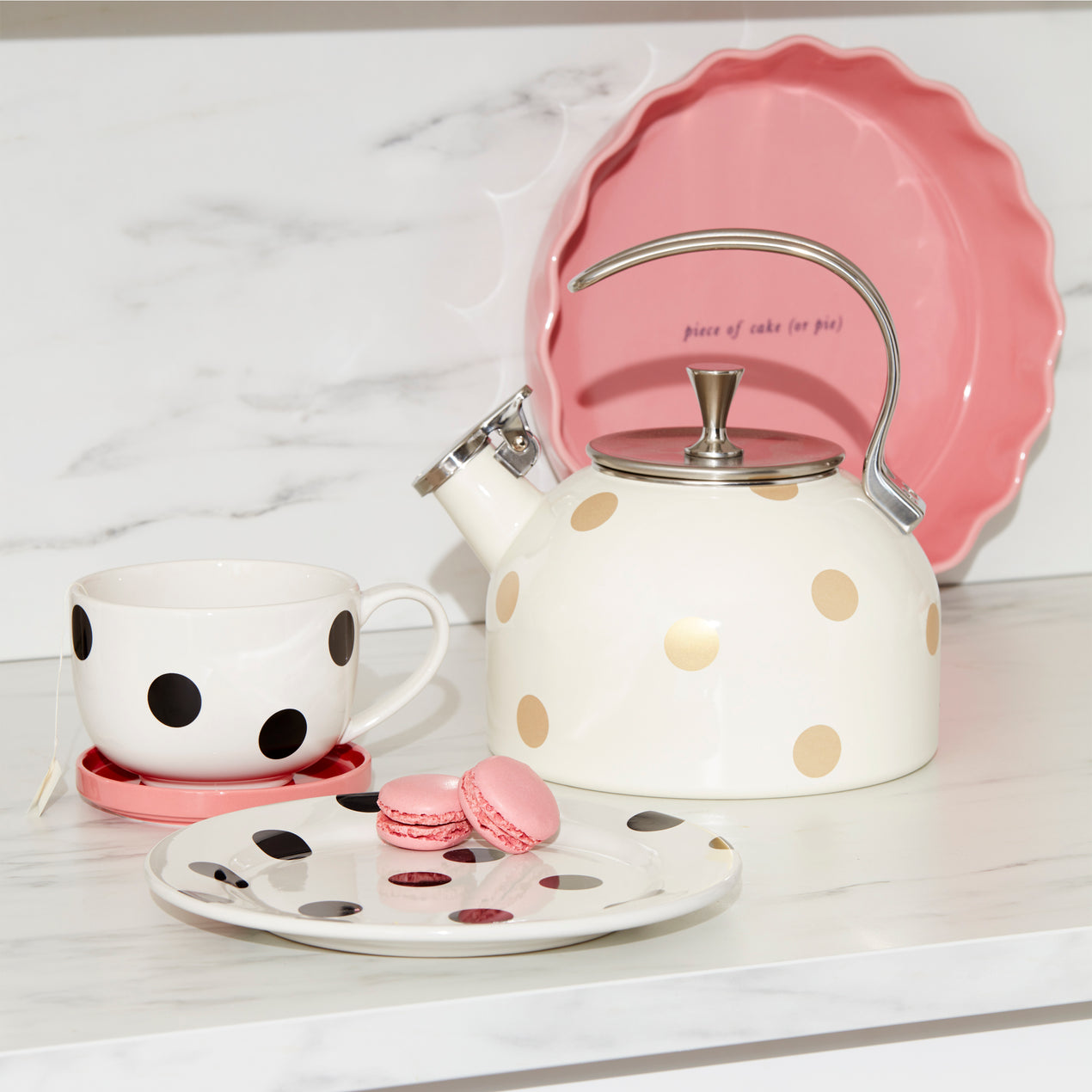 Make It Pop Stoneware "Piece Of Cake" 11" Pie Dish