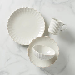 French Perle Scallop 4-Piece Place Setting
