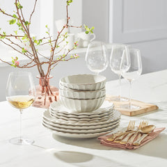 French Perle Scallop 4-Piece Place Setting