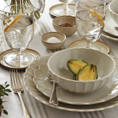French Perle Scallop 4-Piece Dinner Plate Set