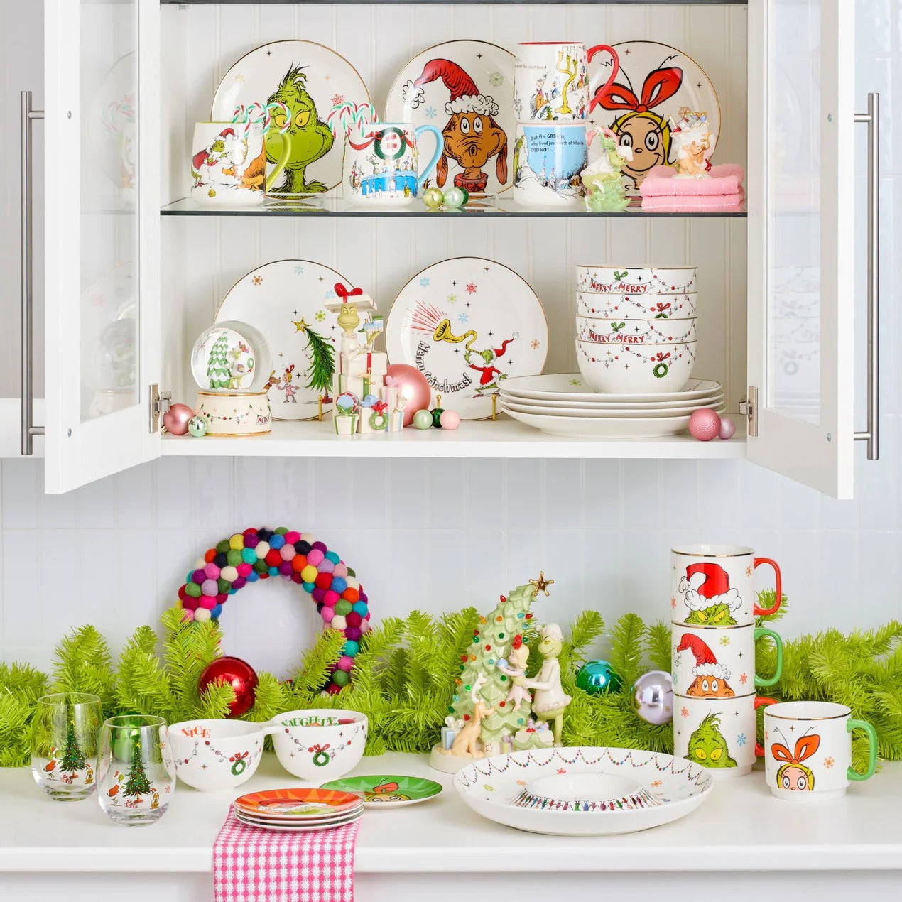 Merry Grinchmas Grinchie Lit Figurine