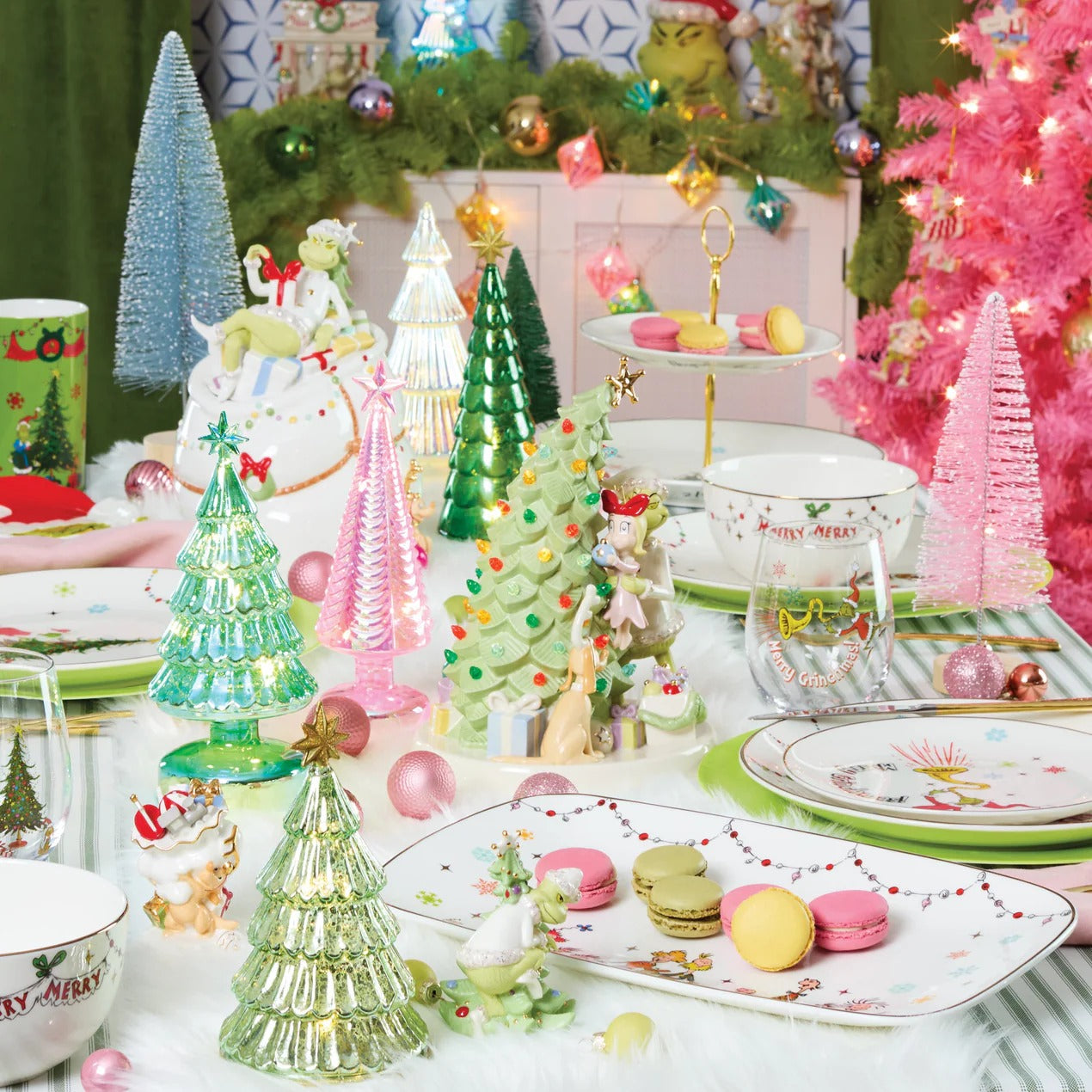 Merry Grinchmas Grinchie Lit Figurine