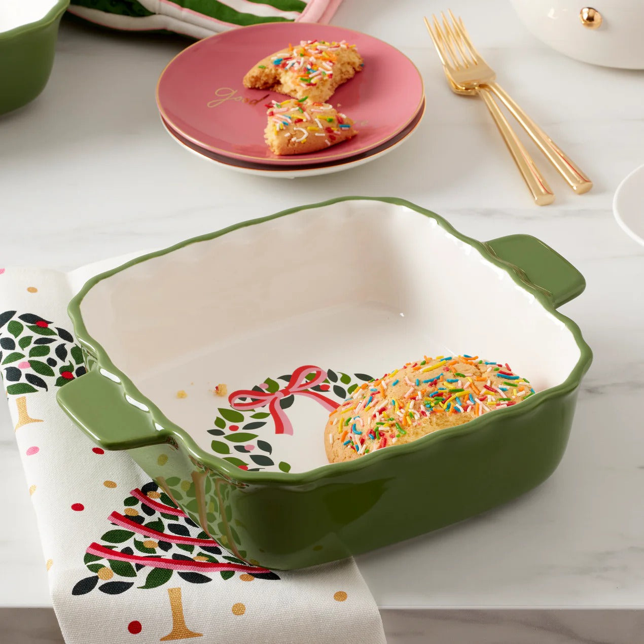 Evergreen Square Scallop Baking Dish