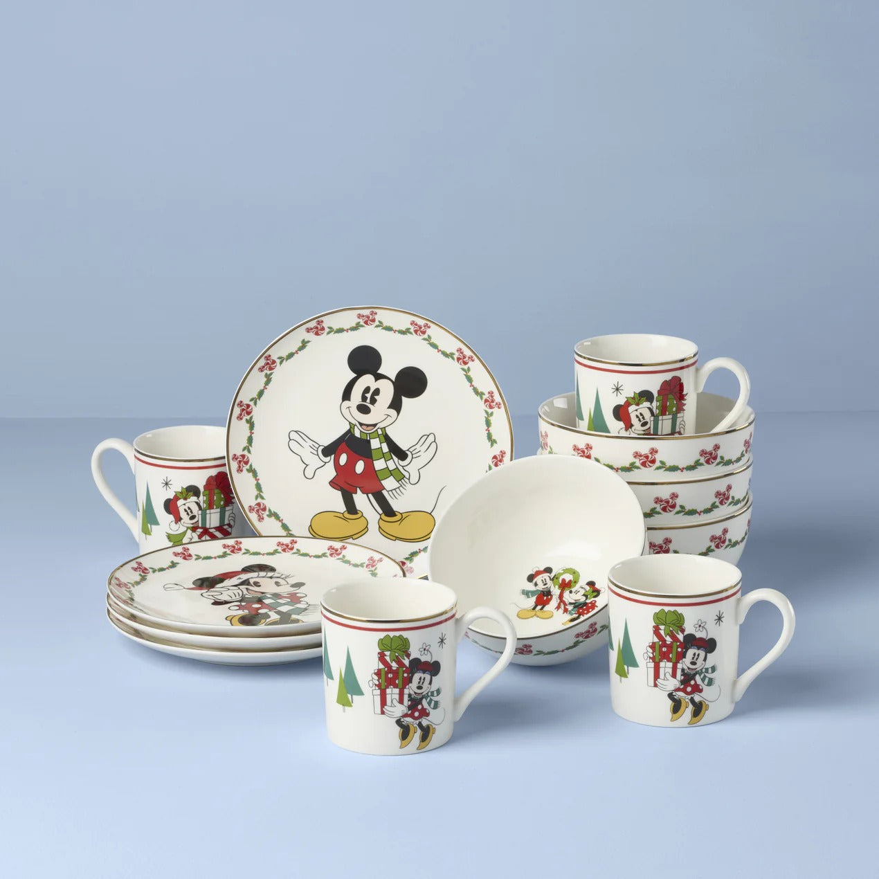 Disney Holiday 12-Piece Dessert Set