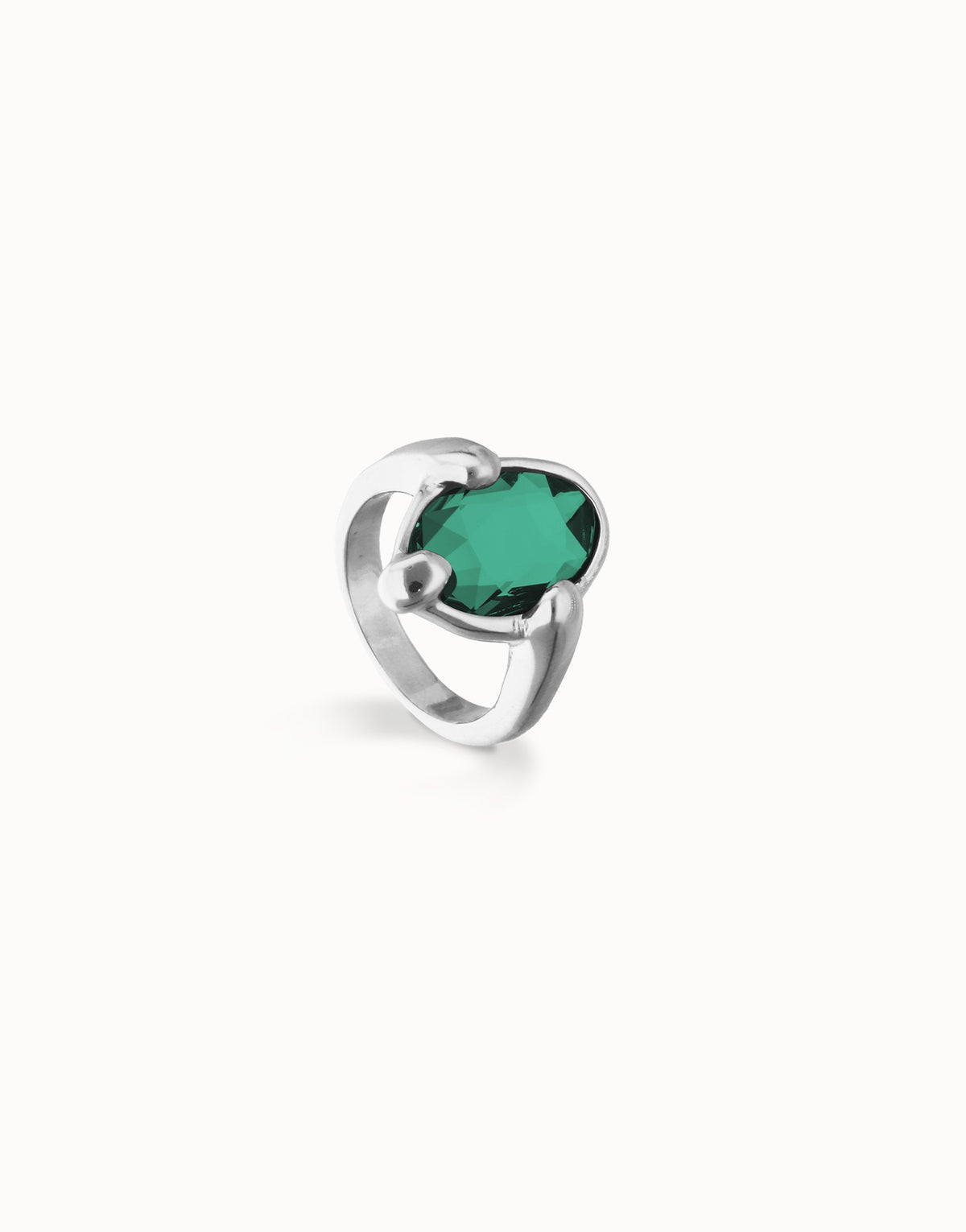 Sterling Silver Plated Metal Alloy Ring With A Green Emerald Faceted Crystal