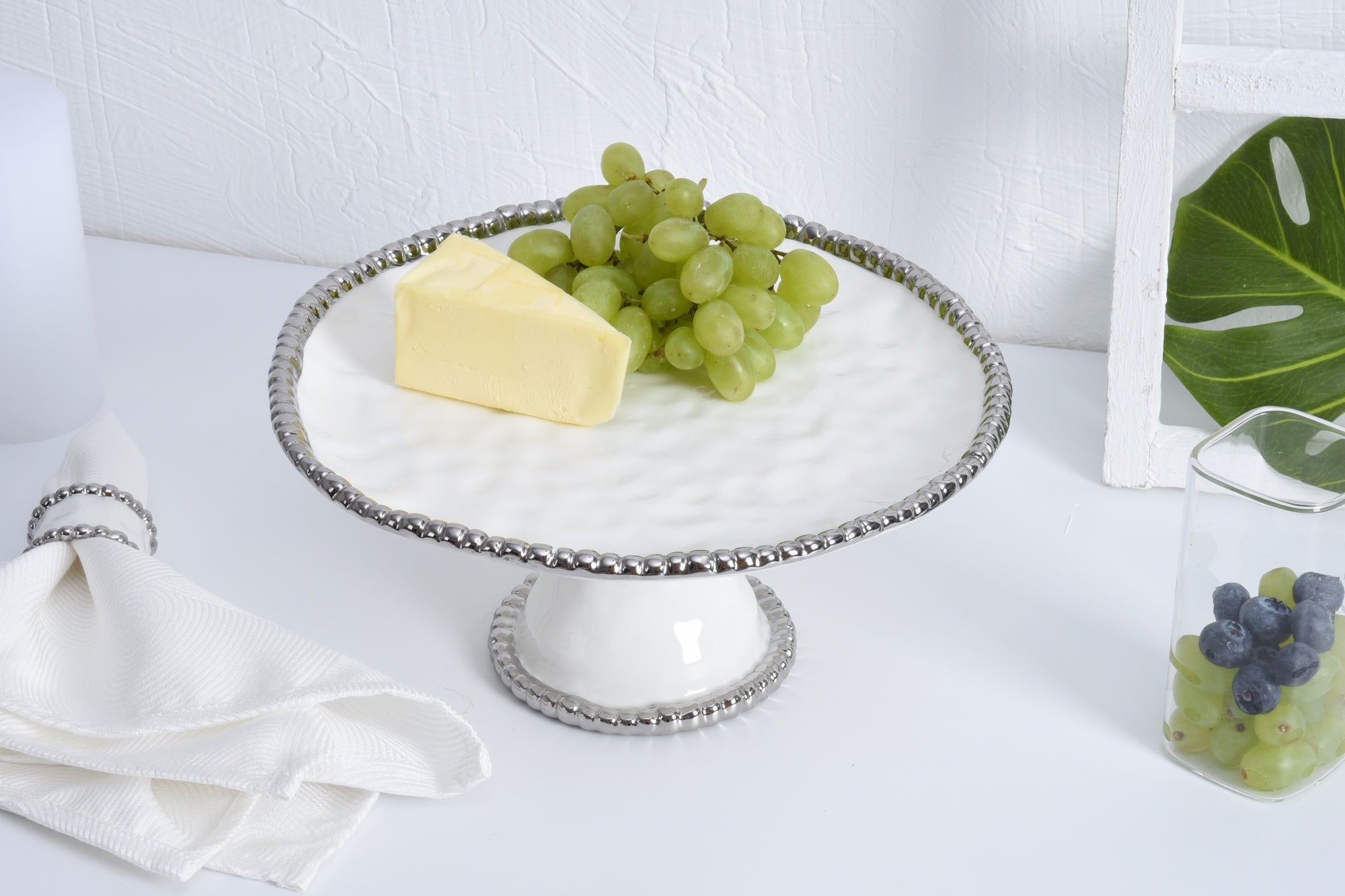 Salerno Round Cake Stand