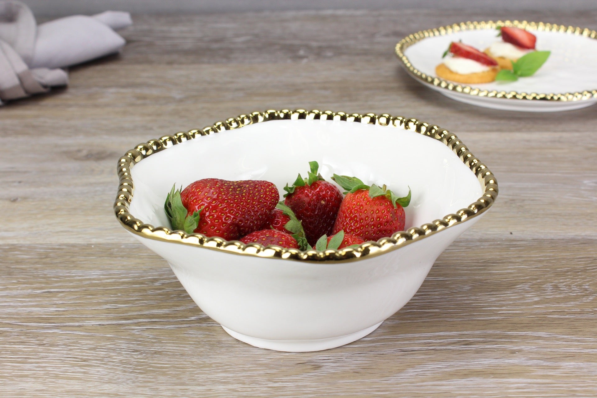 Golden Salerno Medium Bowl