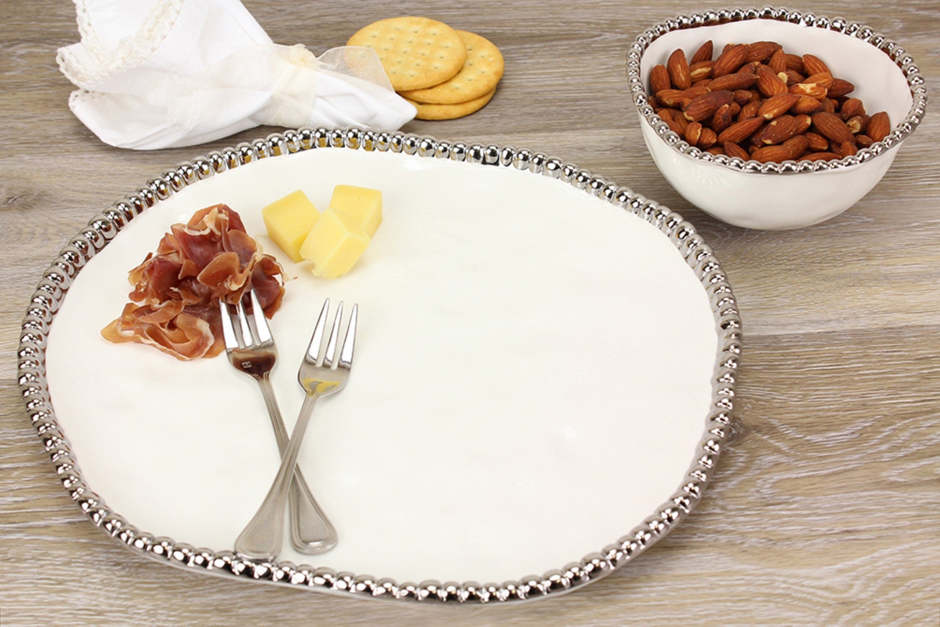Salerno Round Serving Piece