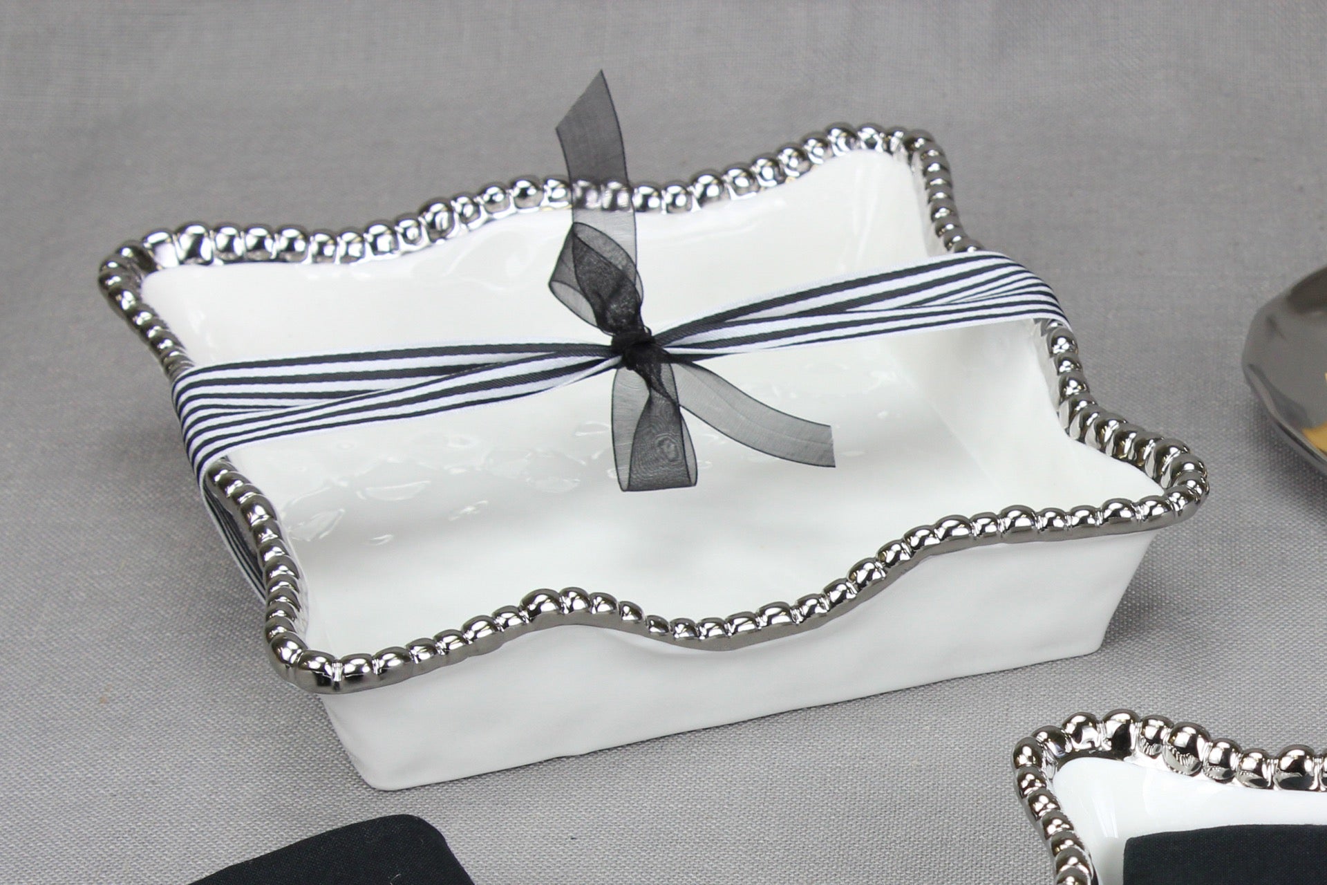 Salerno Luncheon Napkin Holder