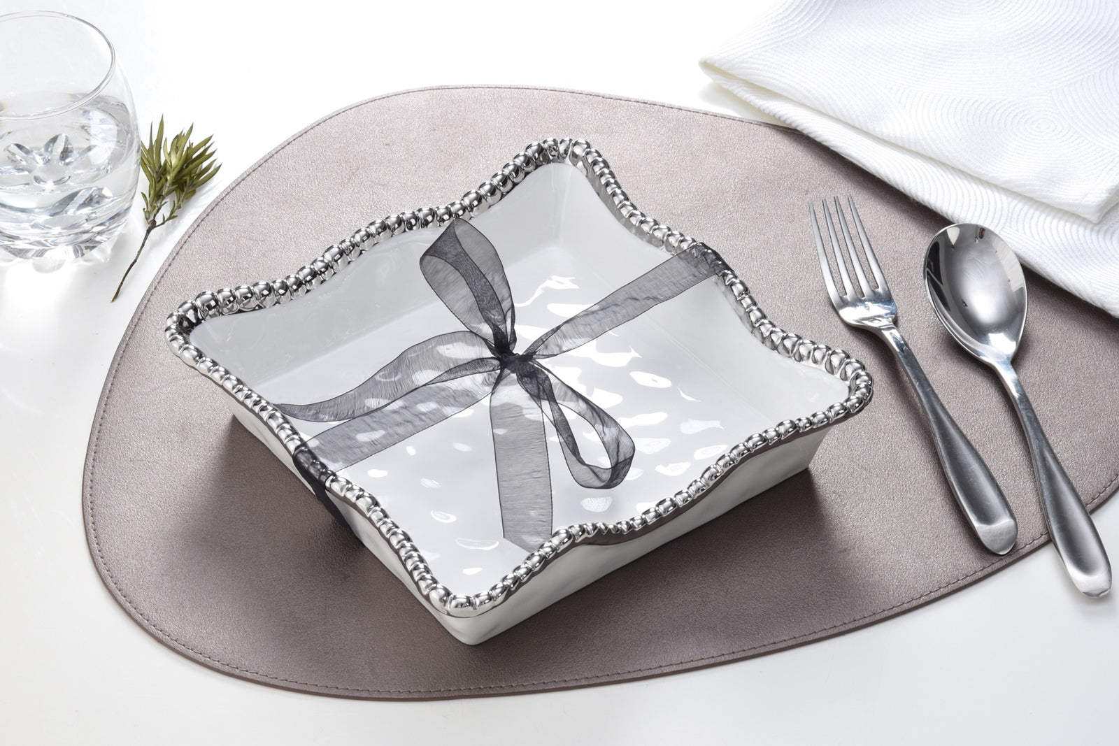 Salerno Luncheon Napkin Holder