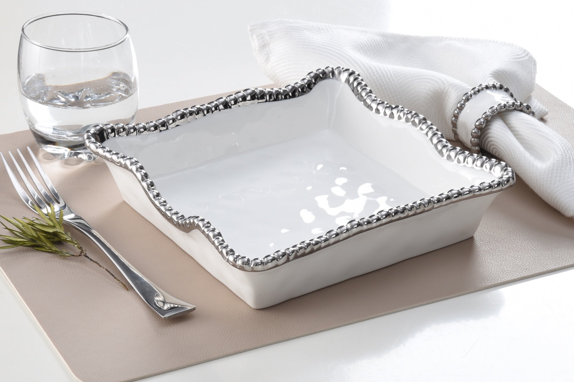 Salerno Luncheon Napkin Holder