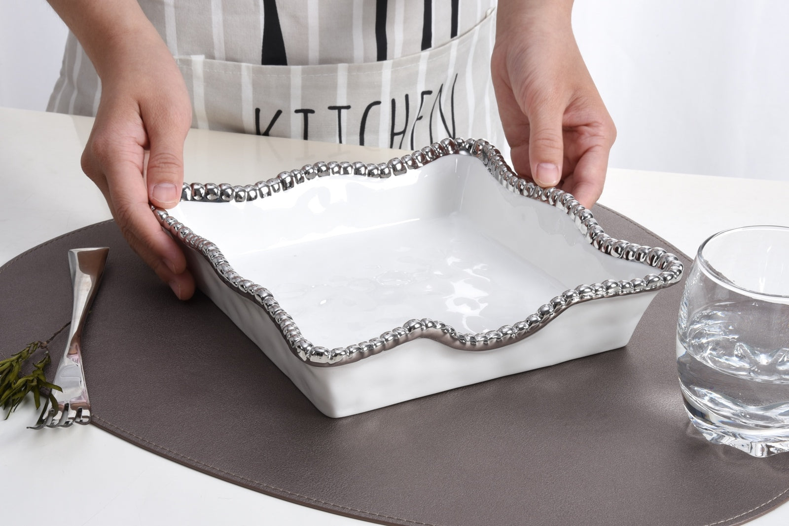Salerno Luncheon Napkin Holder