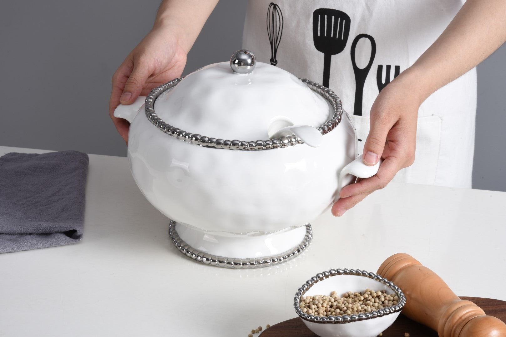 Salerno Soup Tureen & Ladle