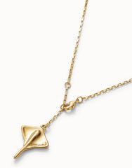 Short Chain Pendant With Stingray - Gold