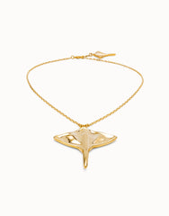 Short Chain Pendant With Stingray - Gold