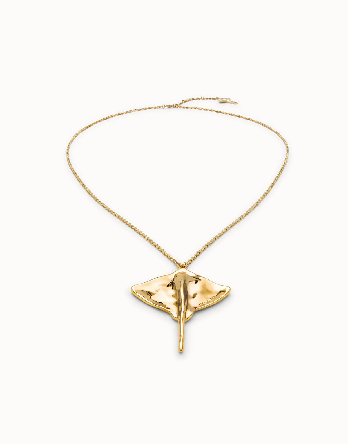 Long Chain Pendant With Stingray - Gold