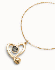 Midsize Chain Pendant Necklace With a Large Heart - Gold
