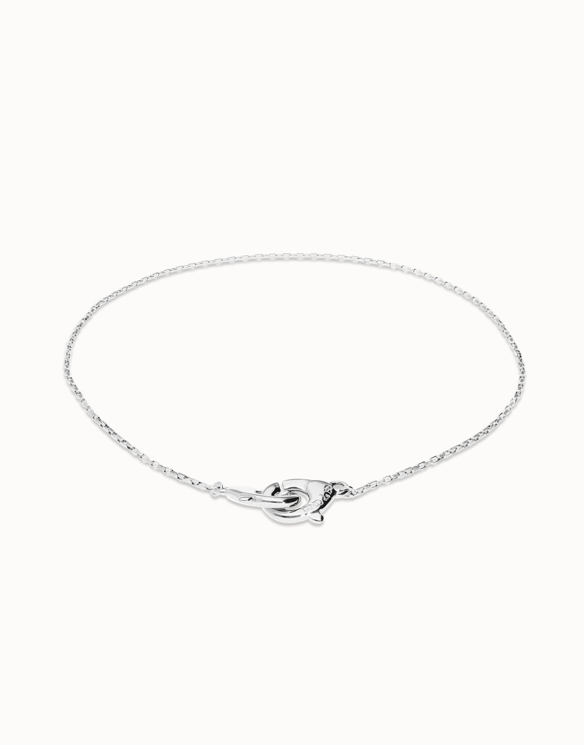 Necklace With Interlocked Carabiner Detail - Silver