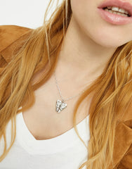 Short Necklace Pleated In Sterling Silver With Wings Detail
