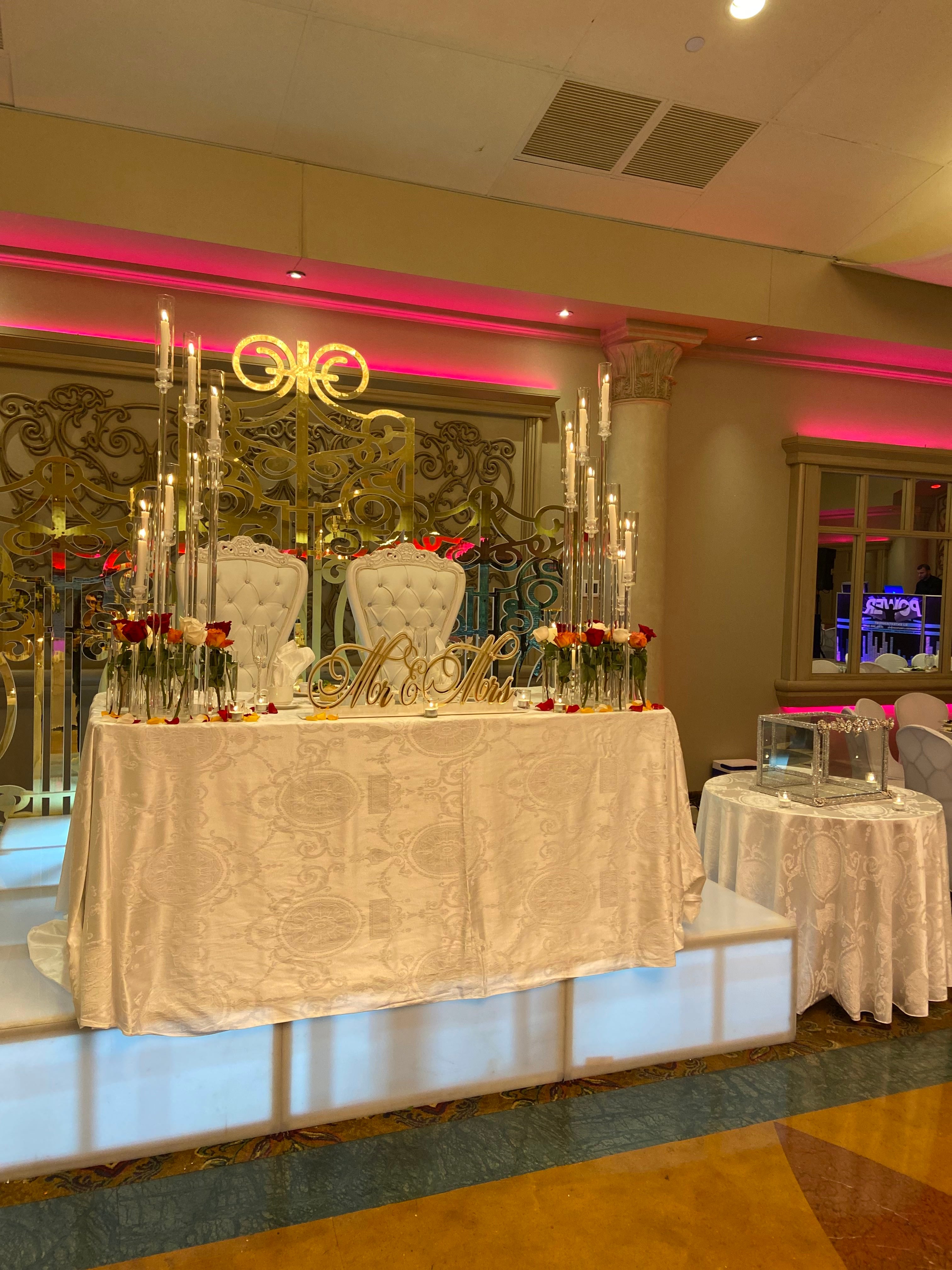 Golden Gate Sweetheart Table Package Rental