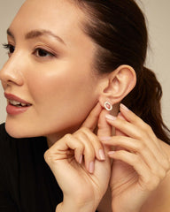 Stud Earrings With Small Oval Link Shape - Silver