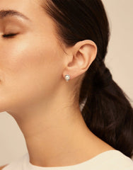 Single Stud Earring With Pearl - Silver