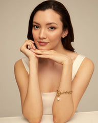 Large Link Chain Bracelet With a Pearl - Gold