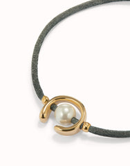 Grey Thread Bracelet With 18K Gold Plated Shell Pearl