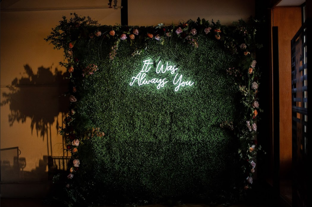Green Boxwood Backdrop Rental