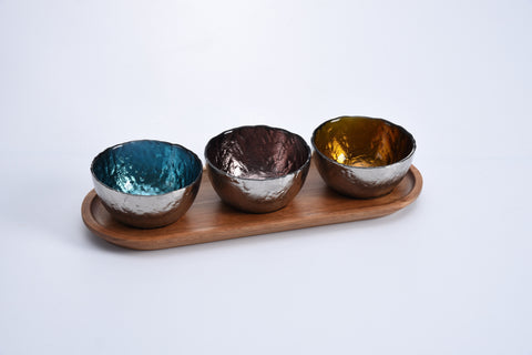 Accessories Set Of 3 Colored Glass Bowls & Tray