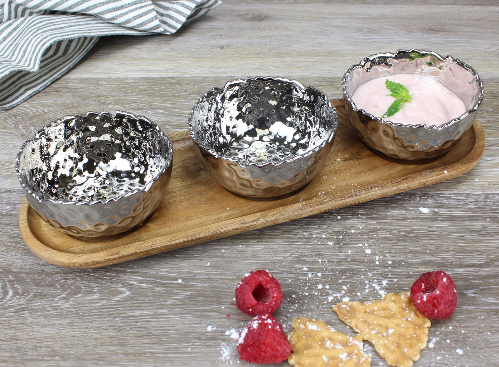 Millennium Set Of 3 Porcelain Bowls On Acacia Wood Tray