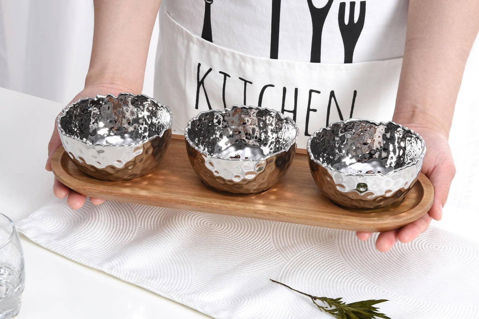 Millennium Set Of 3 Porcelain Bowls On Acacia Wood Tray