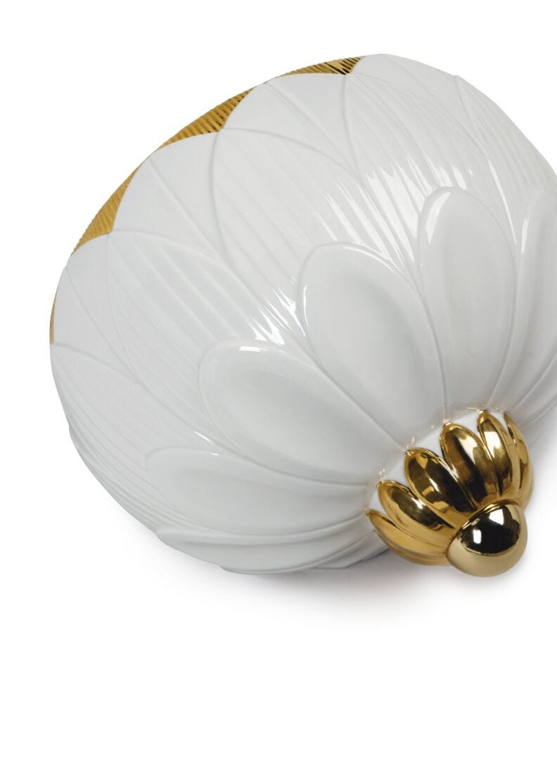 Ivy & Seed Wall Sconce. White And Gold. (us)